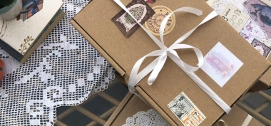 Jak przygotować estetyczną paczkę handmade, by zachwycić kupującego?