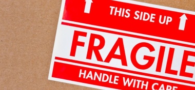 Jak oznaczyć przesyłkę „delikatne